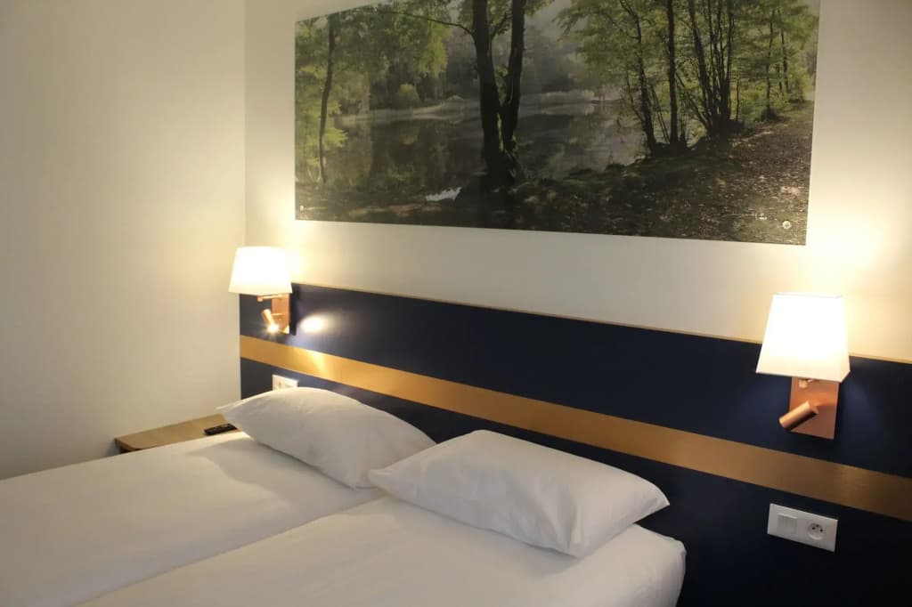 K Hotel - Miniature 8
