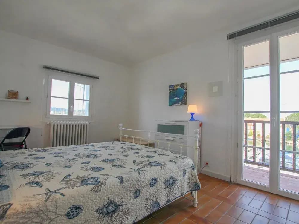 Modern Apartment in Port Grimaud Near the Beach - Photo 3
