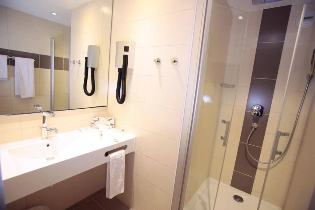 B&B HOTEL Montbéliard-Sochaux - Miniature 8