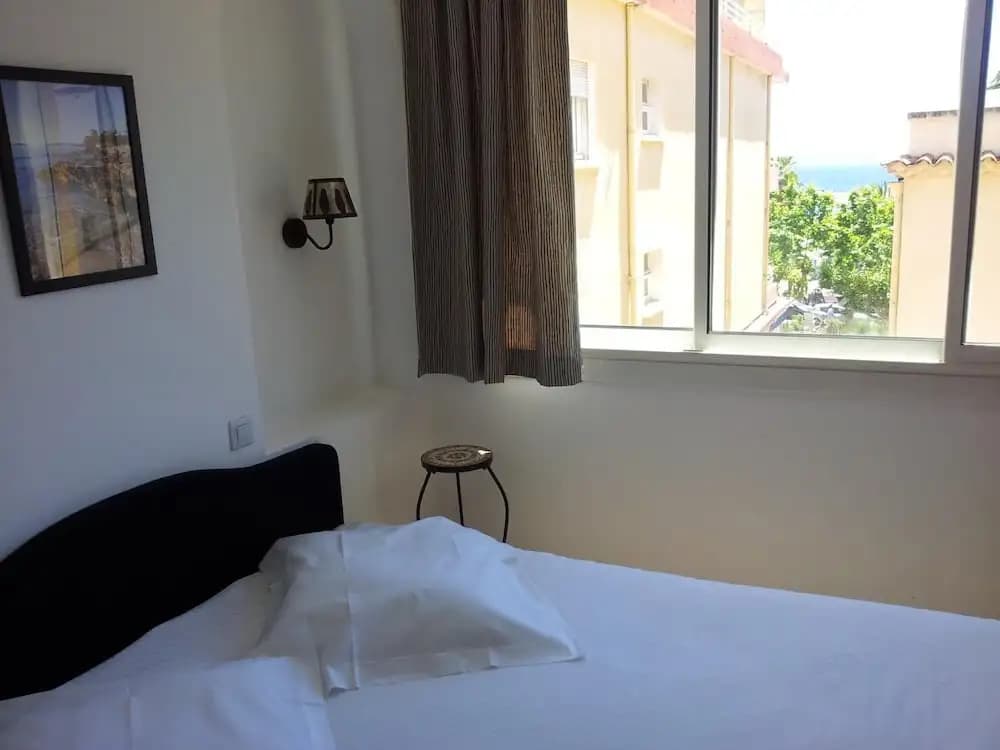Hôtel L'Oustaou - Miniature 6