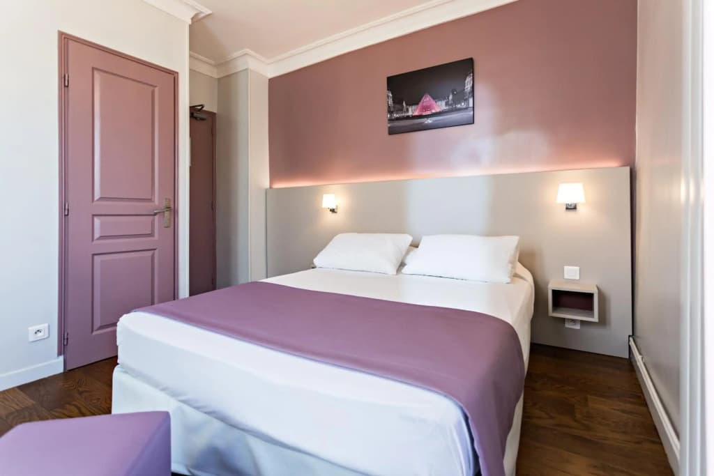 Modern Hotel - Miniature 8