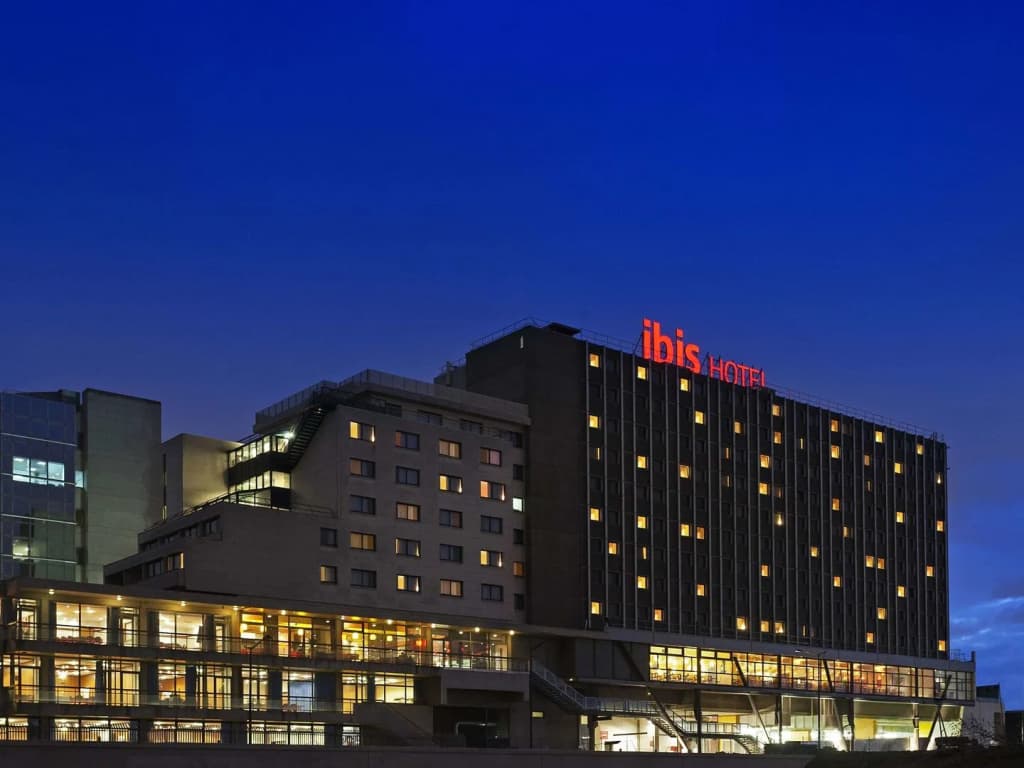 ibis Paris 17 Clichy-Batignolles - Photo 1