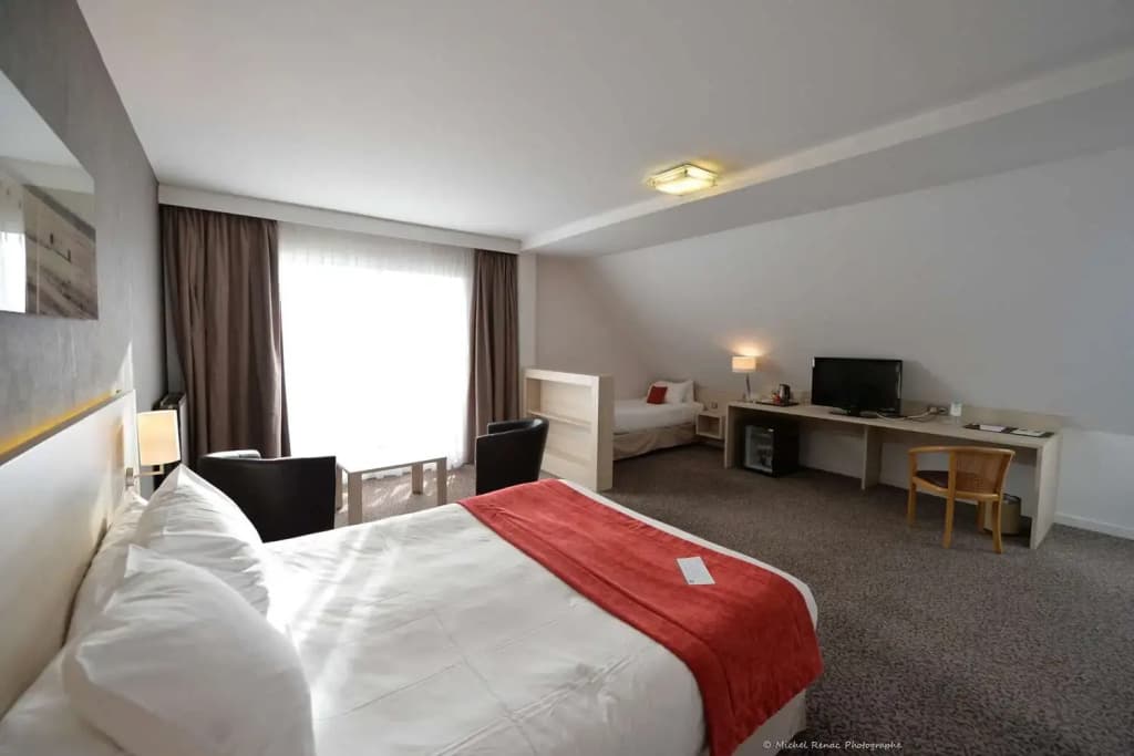Best Western Hôtel Le Roof - Photo 2
