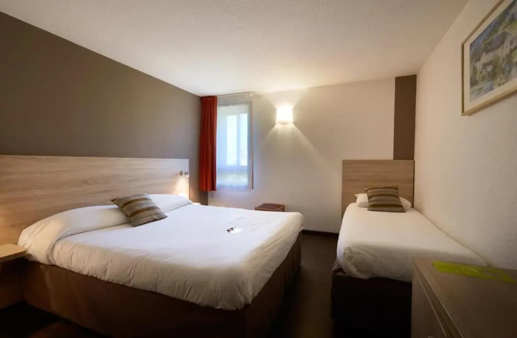 Hôtel des Trois Massifs - Photo 3