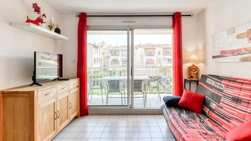 Serene Escape in Agde - Miniature 6