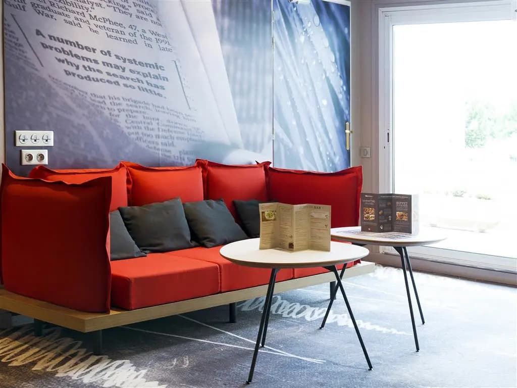 ibis Laval Le Relais d'Armor - Photo 2