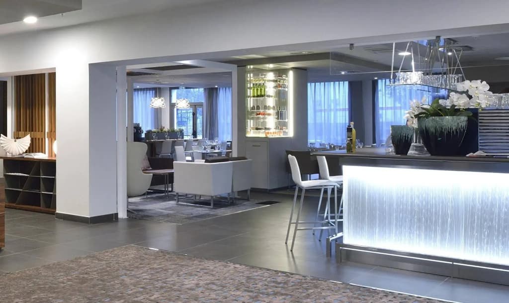 AC Hotel by Marriott Marseille Prado Velodrome - Miniature 7