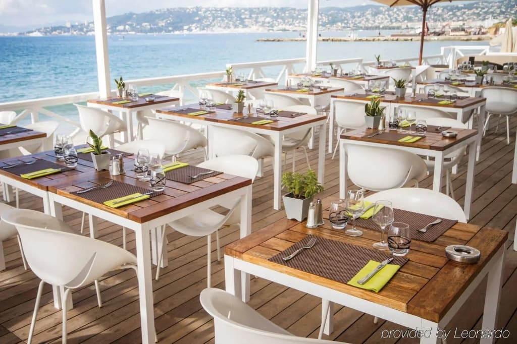 Garden Beach Hotel - Photo 4
