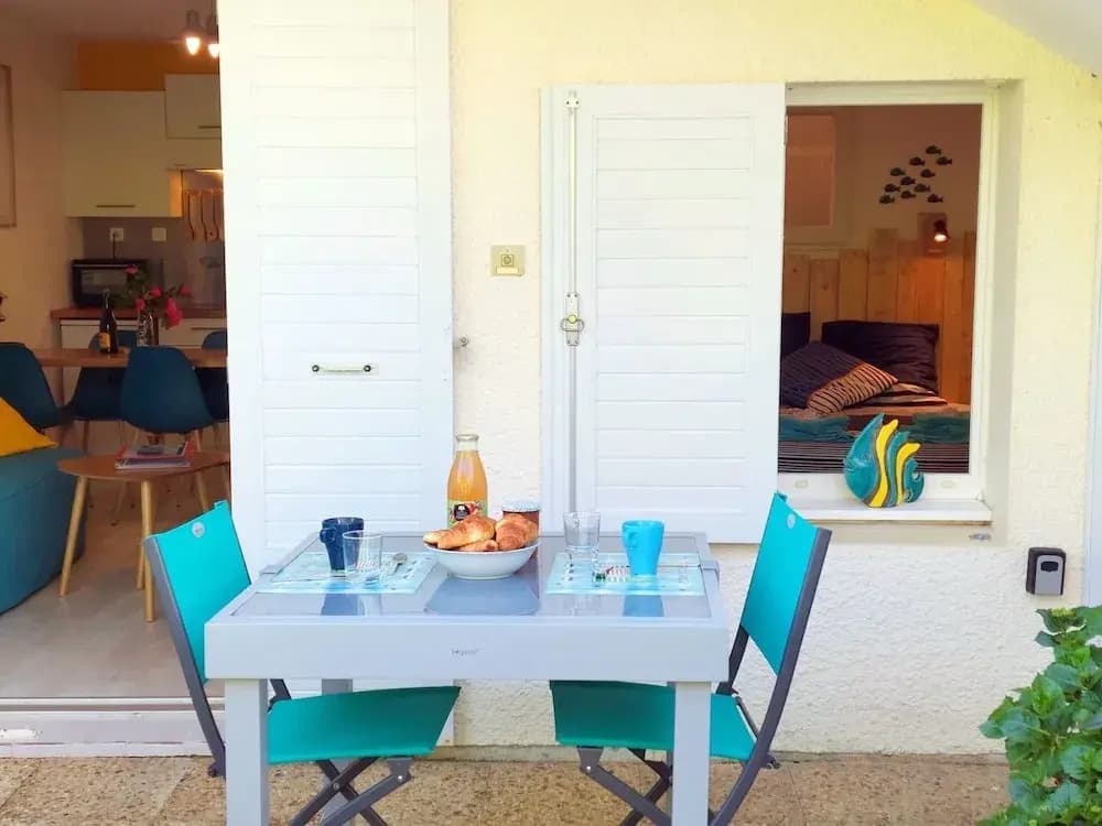 Pretty Apartment With a Terrace Near a Sandy Beach - Miniature 5