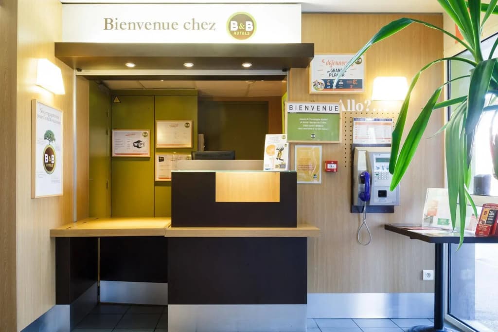 B&B HOTEL Saint-Brieuc - Photo 1