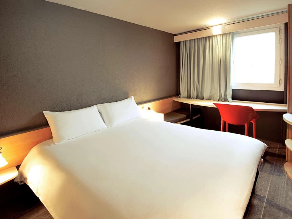 Hotel ibis Nemours - Photo 2