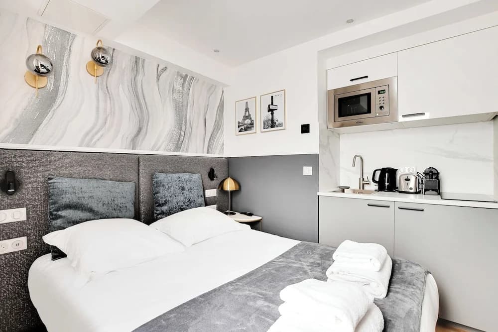 Comfort for 2P With A/C - Near Montmartre - Miniature 6