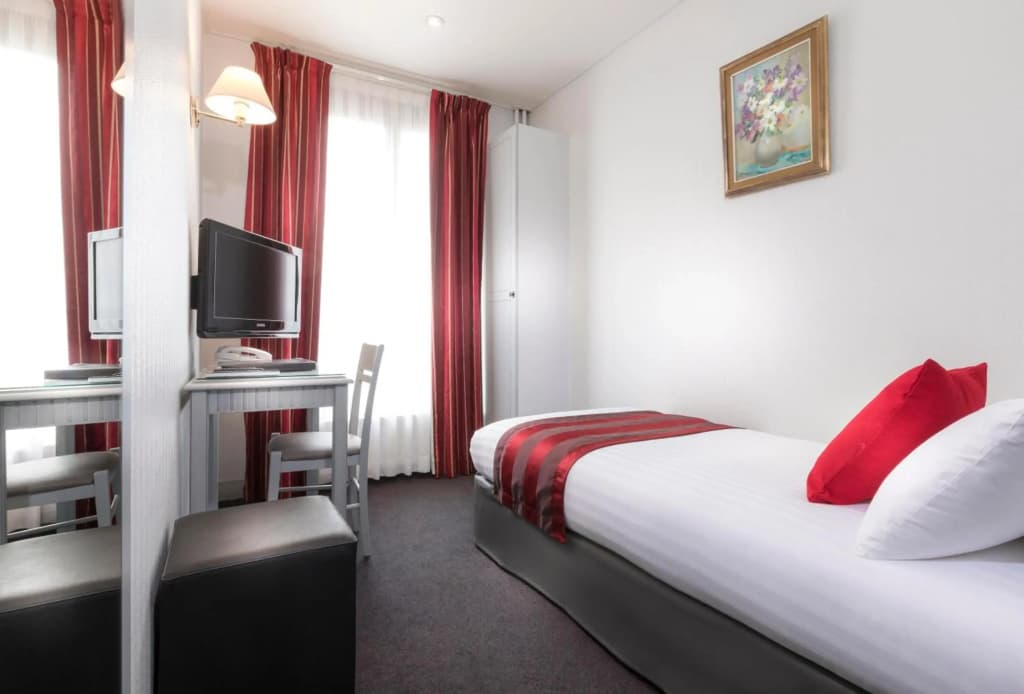 Agate Hotel - Photo 1