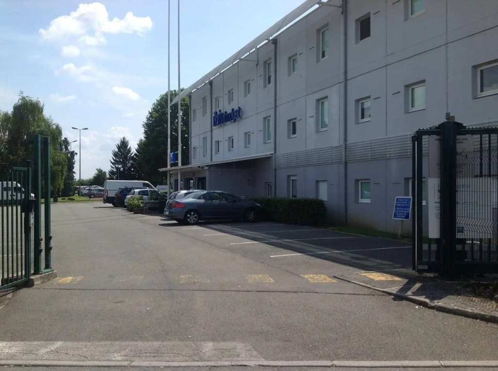 ibis budget Orgeval - Photo 1