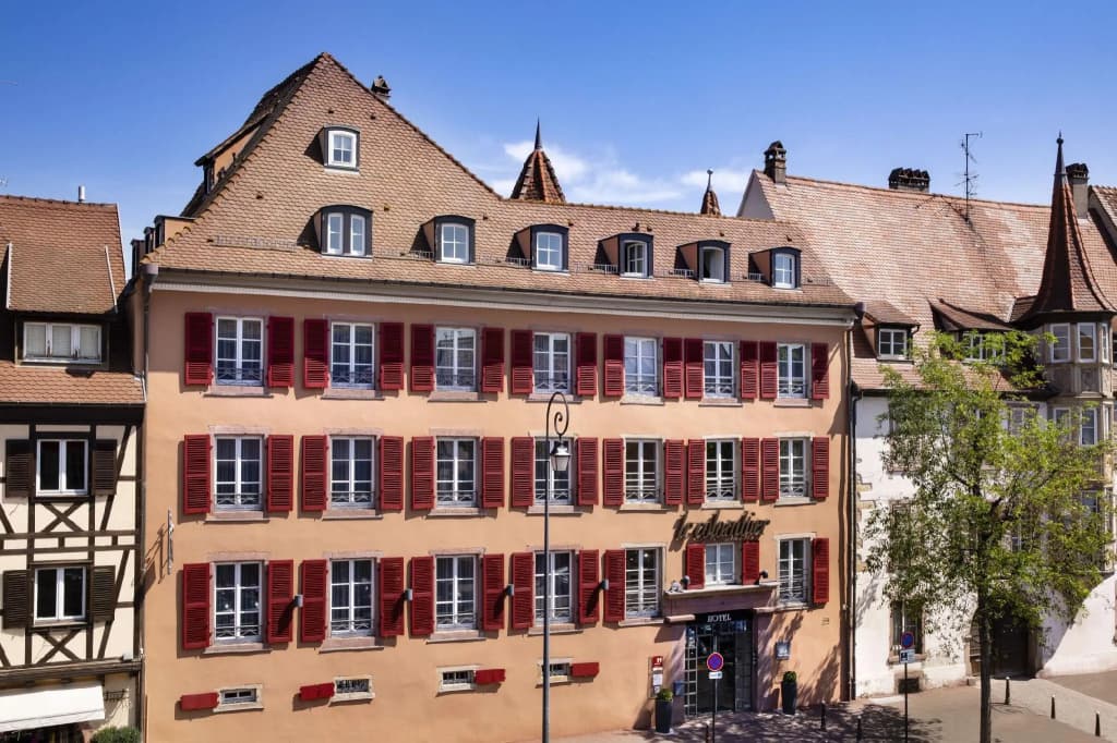 Hôtel Le Colombier - Photo 1