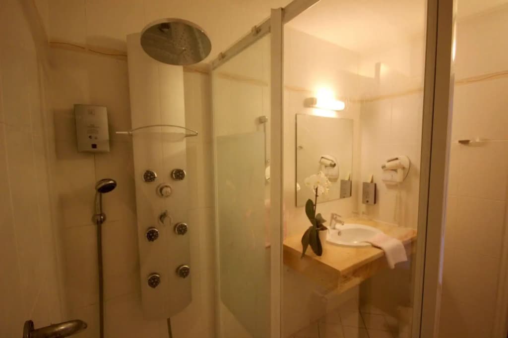 Logis Hotel Le Tropicana - Miniature 6