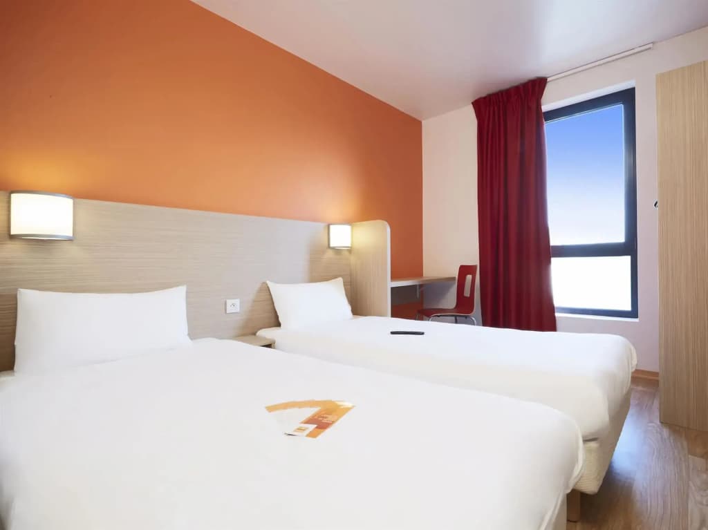 Hôtel Première Classe Chartres Barjouville - Miniature 7