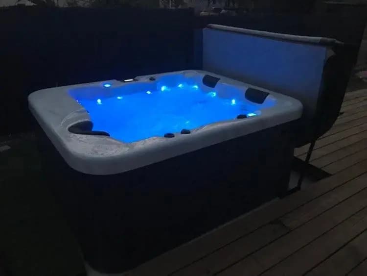 Superbe Studio meublé idéal pour couple ZEN avec SPA - Miniature 4