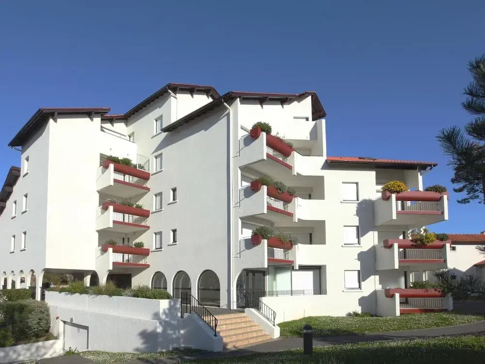 Apartment in Anglet Near Sandy Beach - Photo 3