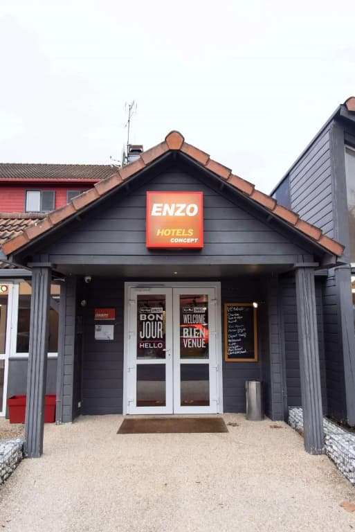 Enzo Trappes By Kyriad Direct - Photo 1