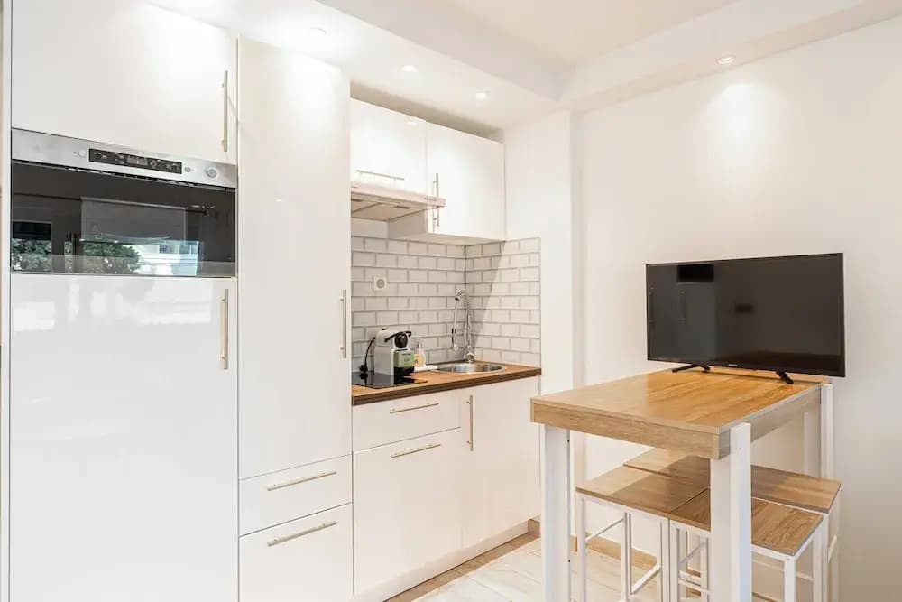 Renovated apt With Parking & Terrace - Palm Beach - Photo 5