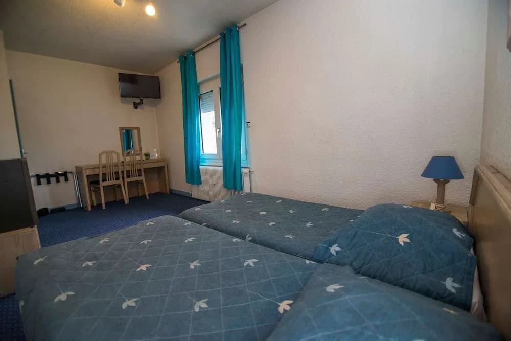Hotel De La Poste - Photo 4