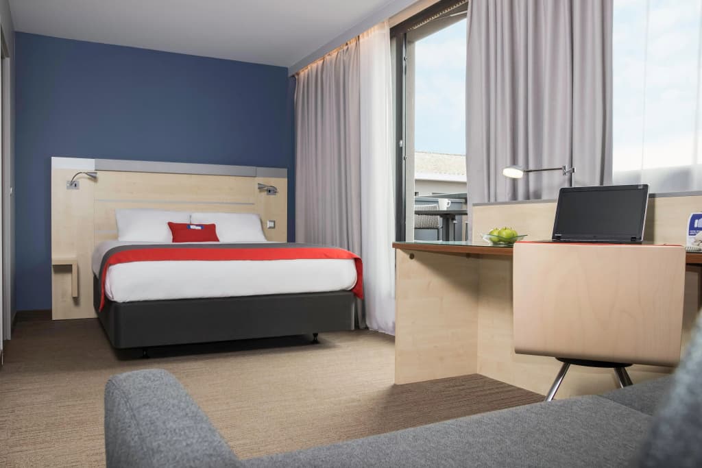 Holiday Inn Express Toulouse Airport by IHG - Photo 3