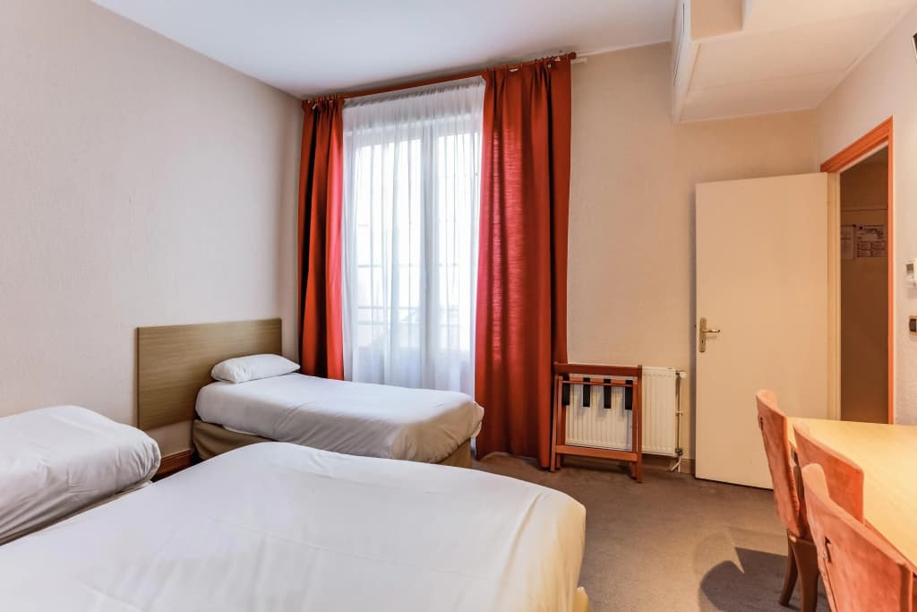 Hotel Kyriad Saint Malo centre Plage - Photo 5