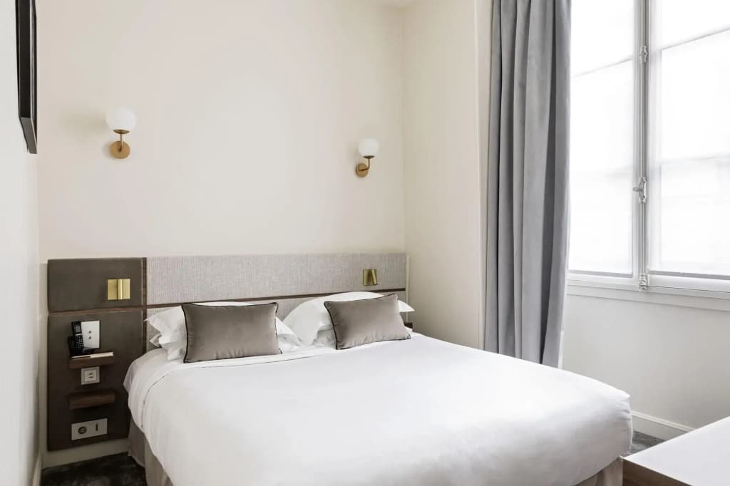 Hotel Verneuil - Photo 4