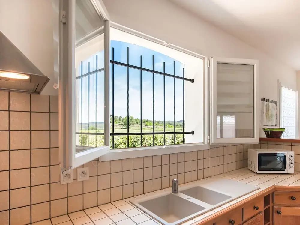 Spacious Holiday Home in Aigues Vives - Miniature 7