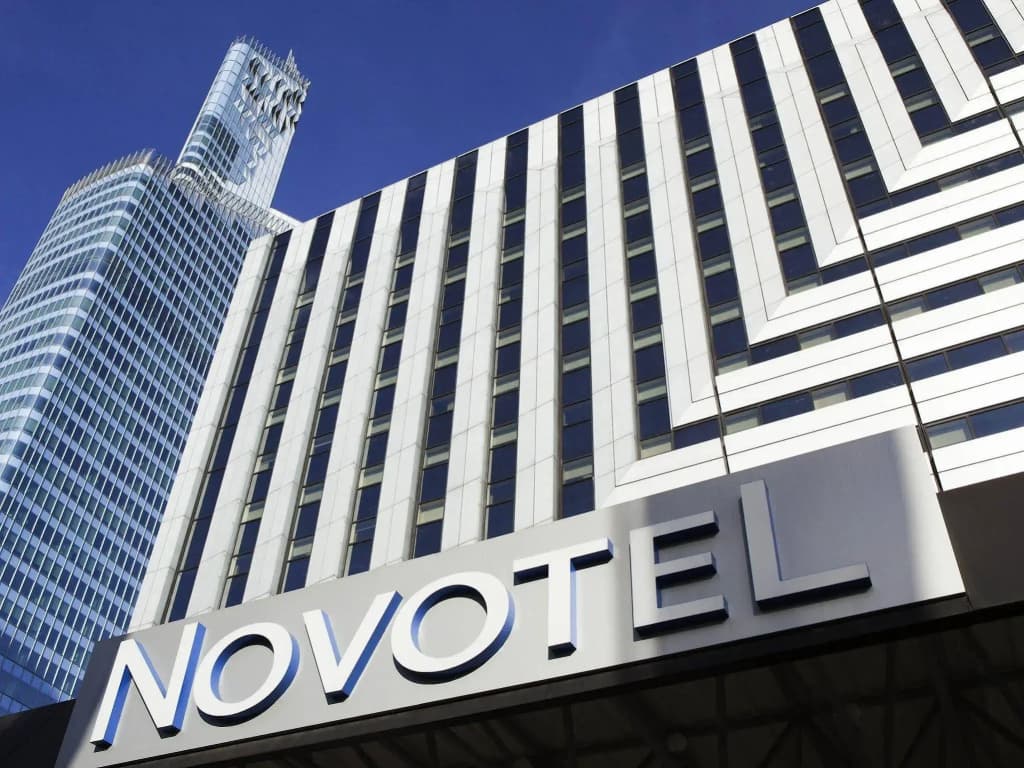 Novotel Paris La Défense Esplanade - Photo 1