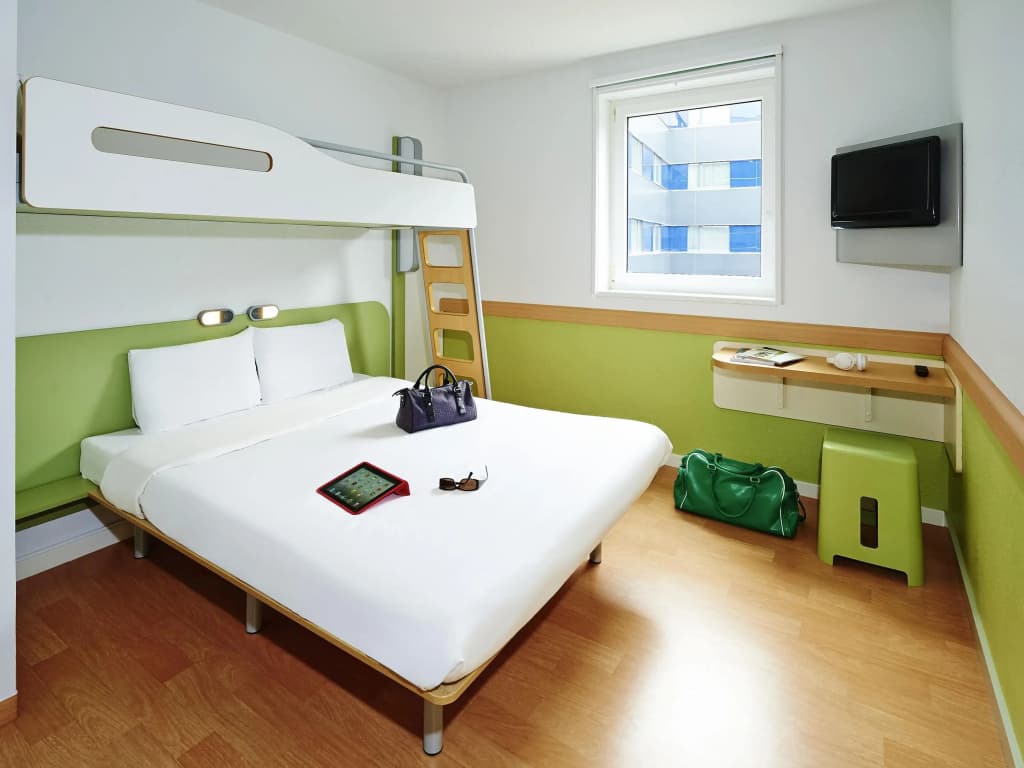 Ibis Budget Pontivy Centre Bretagne - Photo 4