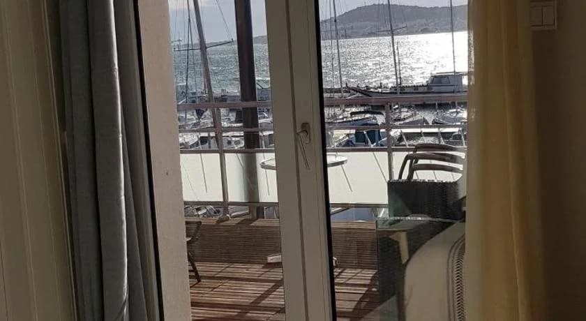 A La Voile Blanche - Miniature 6