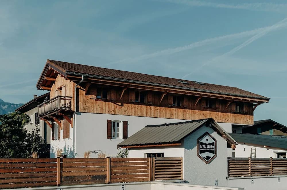 La Villa d'Hélène Chambres d’hôtes et Appartements-Cluses - Photo 1