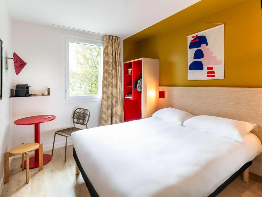 ibis Styles Prevessin Geneve Airport - Photo 1