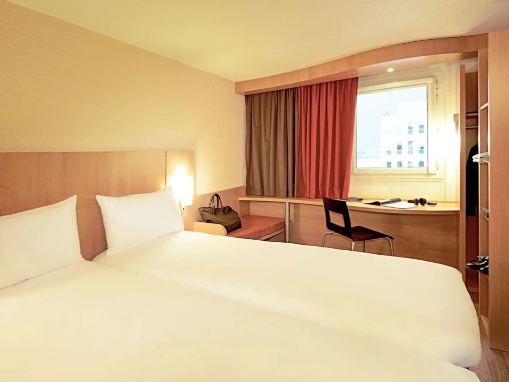 ibis Paris Porte d'Italie - Photo 1
