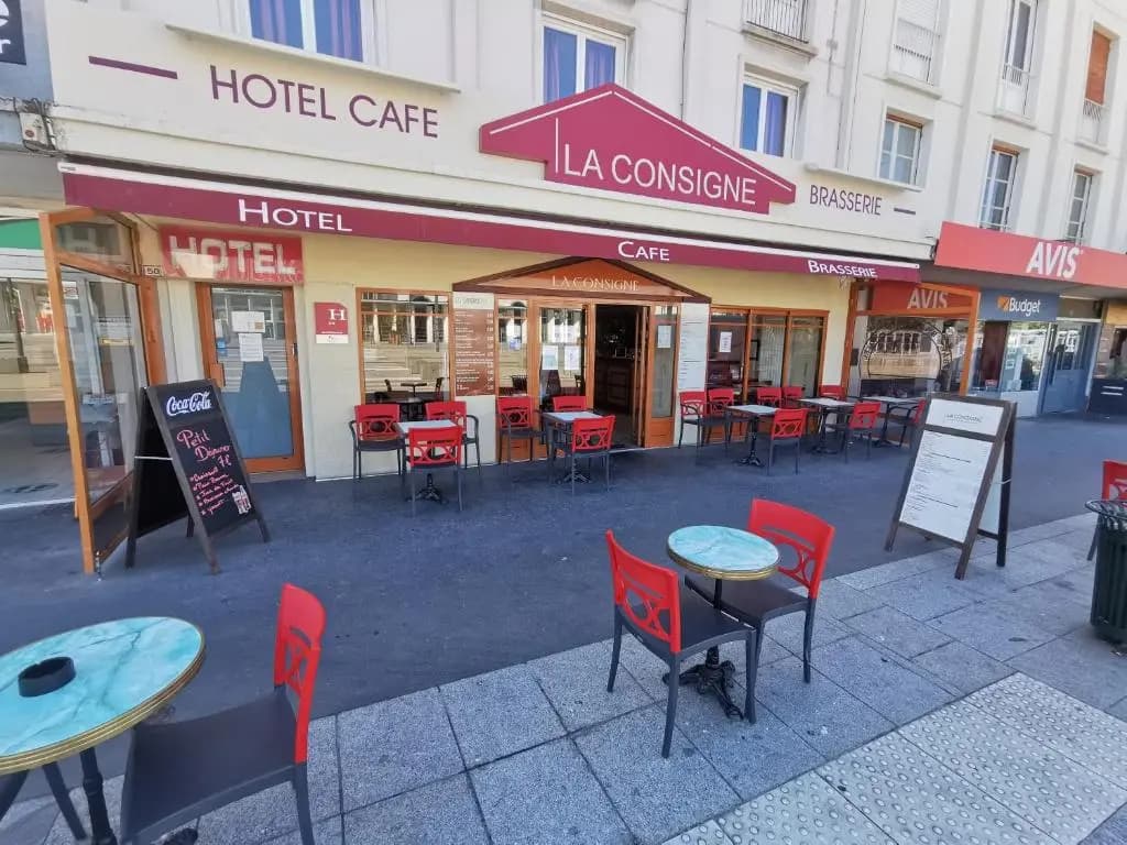 Hotel La Consigne - Photo 1