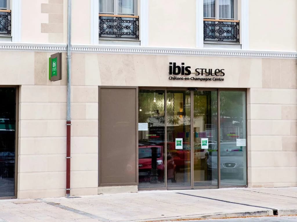 ibis styles Chalons en Champagne Centre - Photo 1