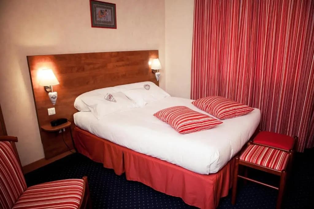 Hotel Au Feu de Bois - Photo 2