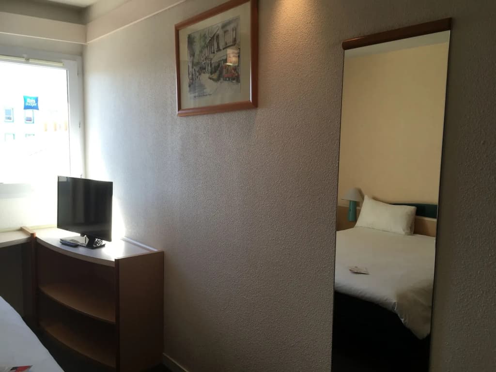 ibis Perpignan Sud Saint Charles - Photo 4