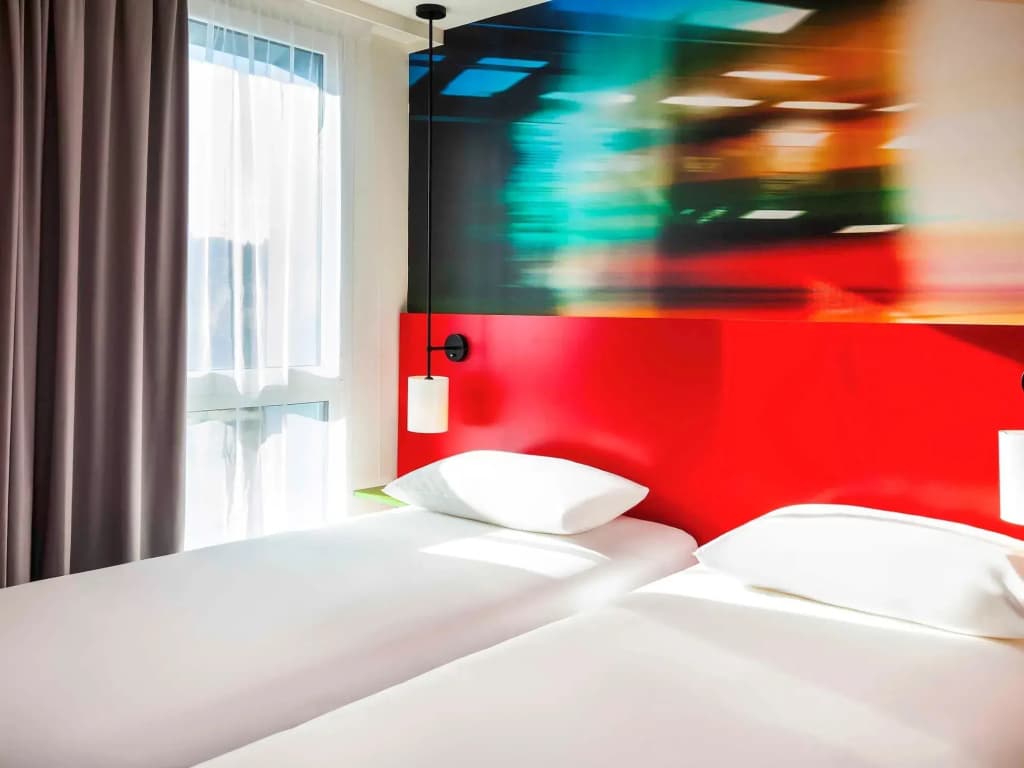 Ibis Styles Mulhouse Centre Gare - Photo 2