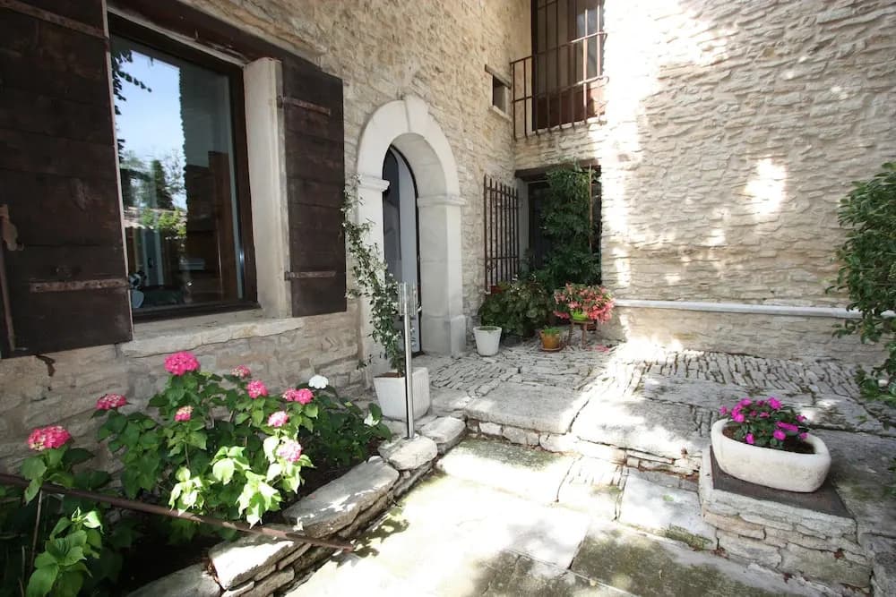 Chambre d'hôtes Au Chant des Sorgues - Photo 2