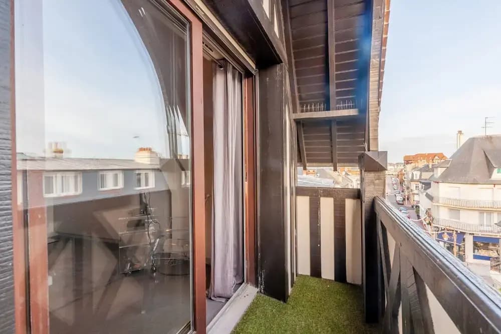 Apartment With Parking on Place de Morny - Photo 4