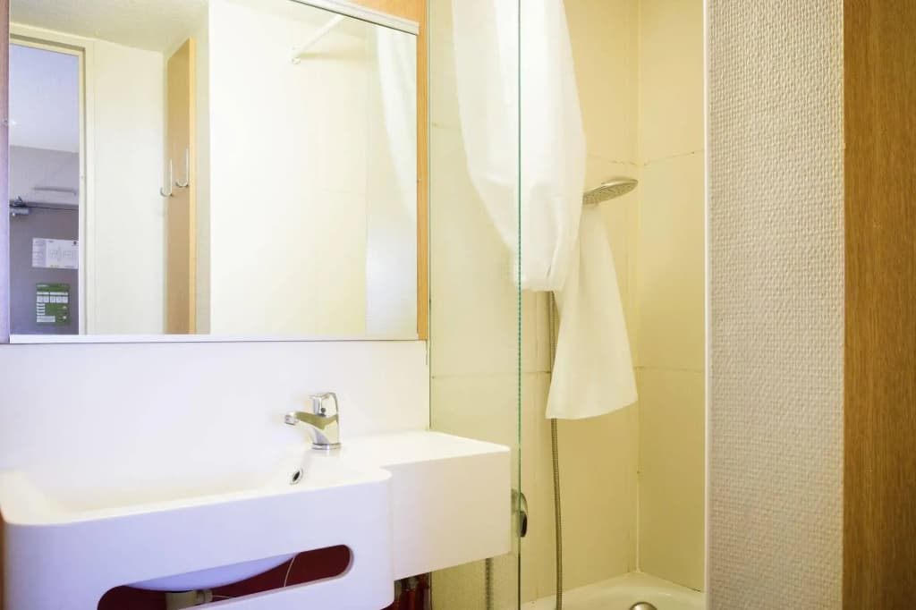 B&B HOTEL Saint-Brieuc - Miniature 7
