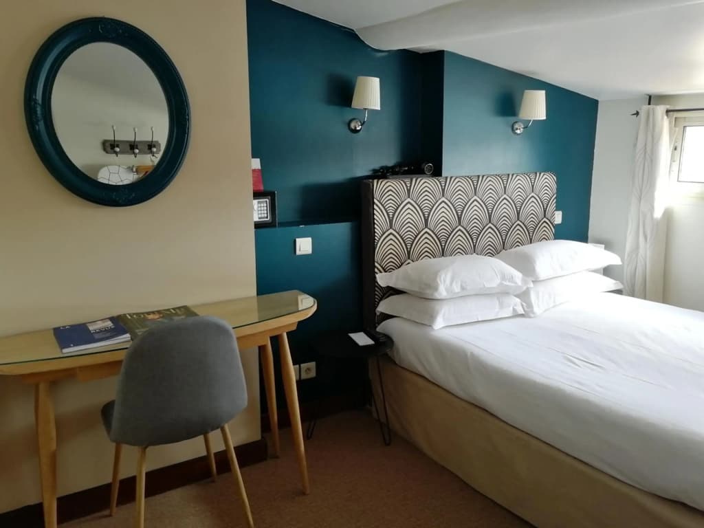 Hotel Bellevue Marseille - Photo 1