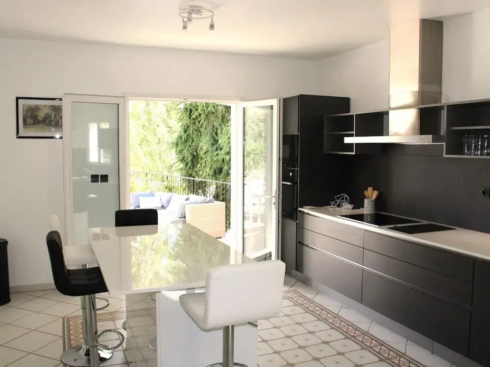 Luxe Villa With Pool in Lorgues - Miniature 6