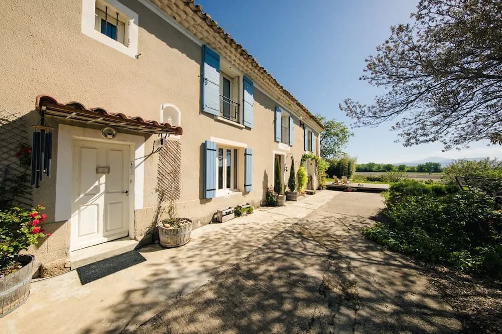 Domaine Rouge-Bleu - Photo 1