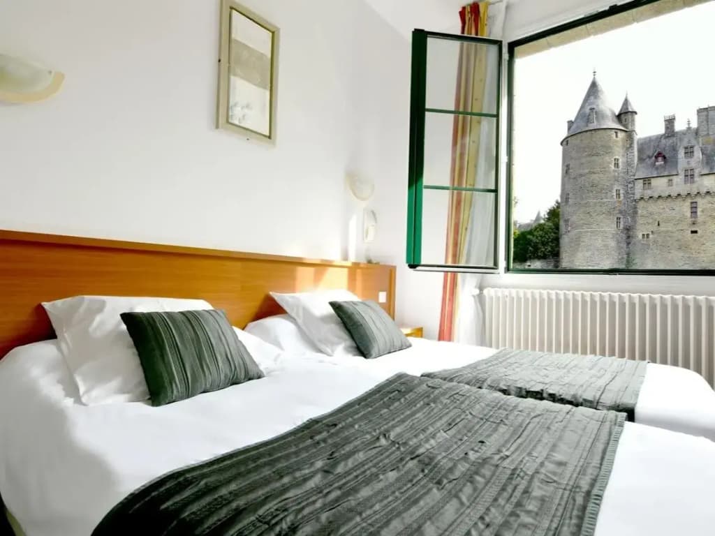 Logis Hotel du Chateau - Miniature 3