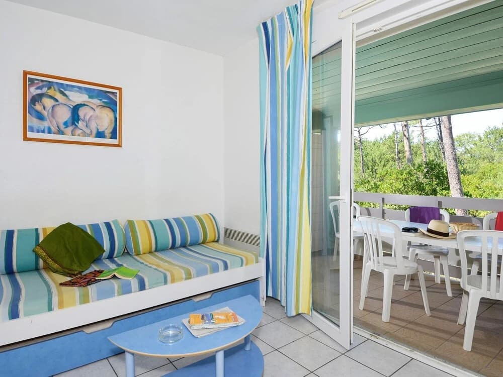 Apartment in France With Private Garden - Miniature 6