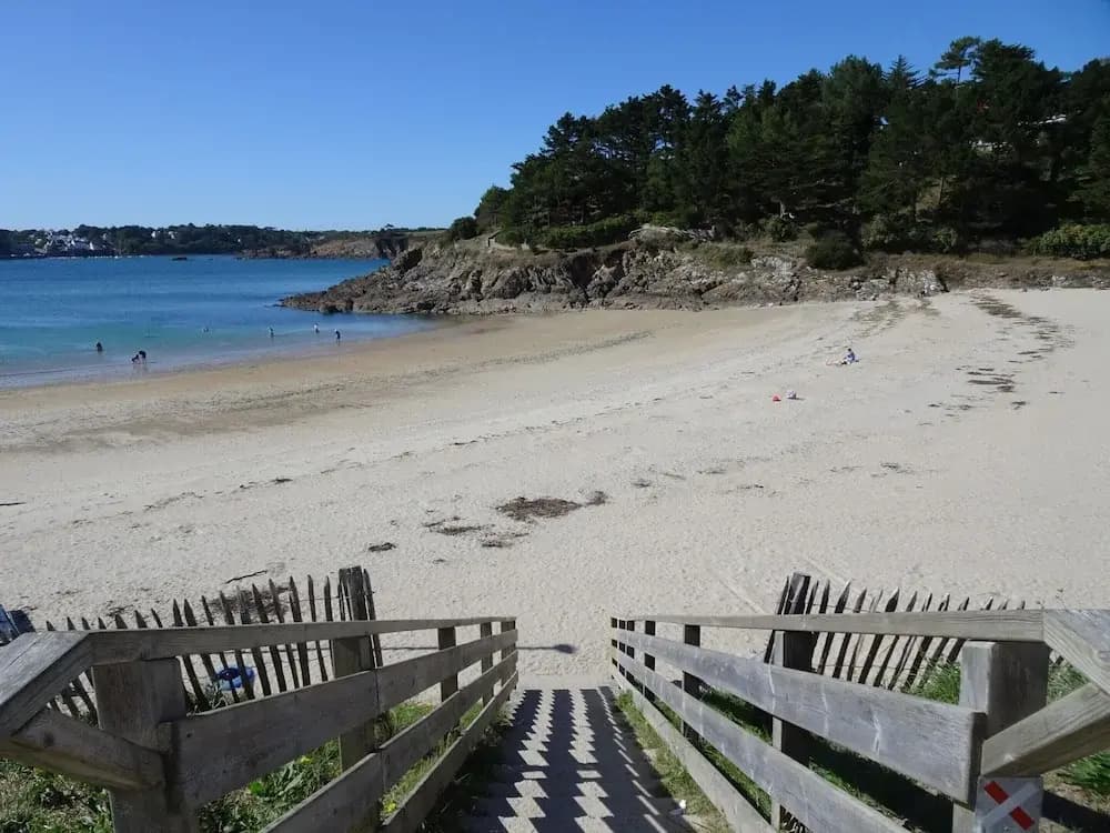 Holiday Home in Kerfany Near Beaches & Trails - Miniature 7